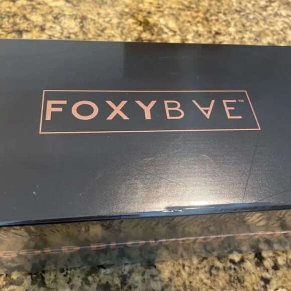 NIB FoxyBae Blowdry Brush